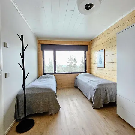 Villa Tykkykettu Iso-syoetteen Rinteessae *