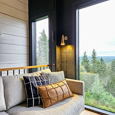 Tykkykettu Iso-syoetteen Rinteessae Villa